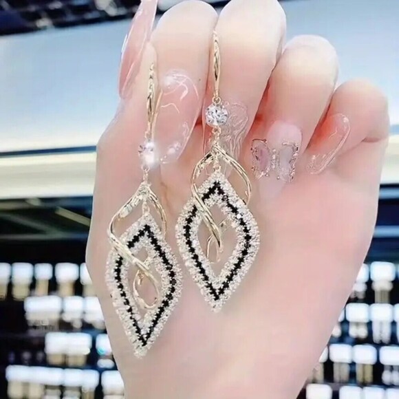 New - Rhombus Shape Zircon Dangle Earrings - Picture 5 of 8